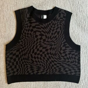 Divided H&M Checkered Sweater Vest in black and gray